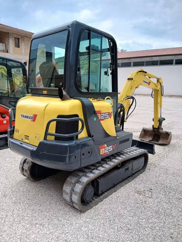 Miniescavatore Yanmar b25