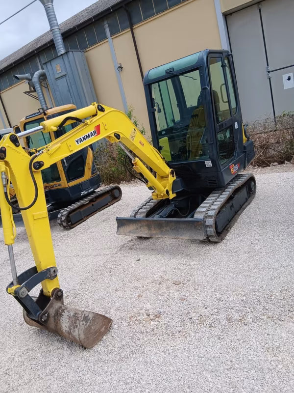 Miniescavatore Yanmar b25